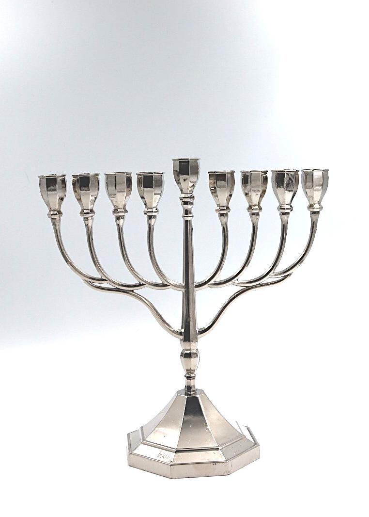 חנוכיה מוכספת