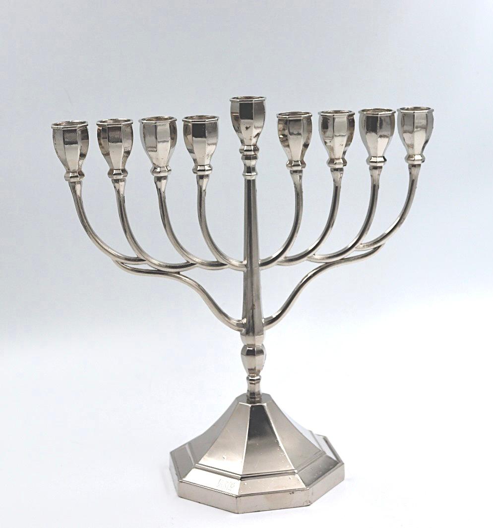 חנוכיה מוכספת