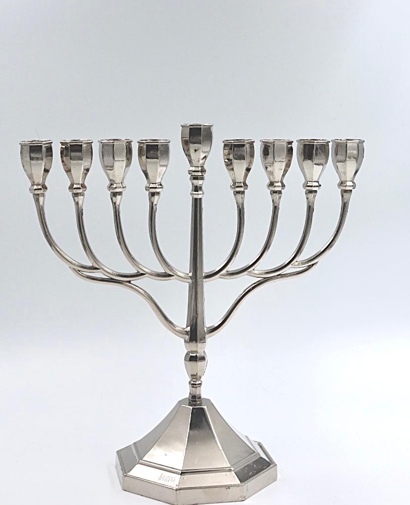 חנוכיה מוכספת