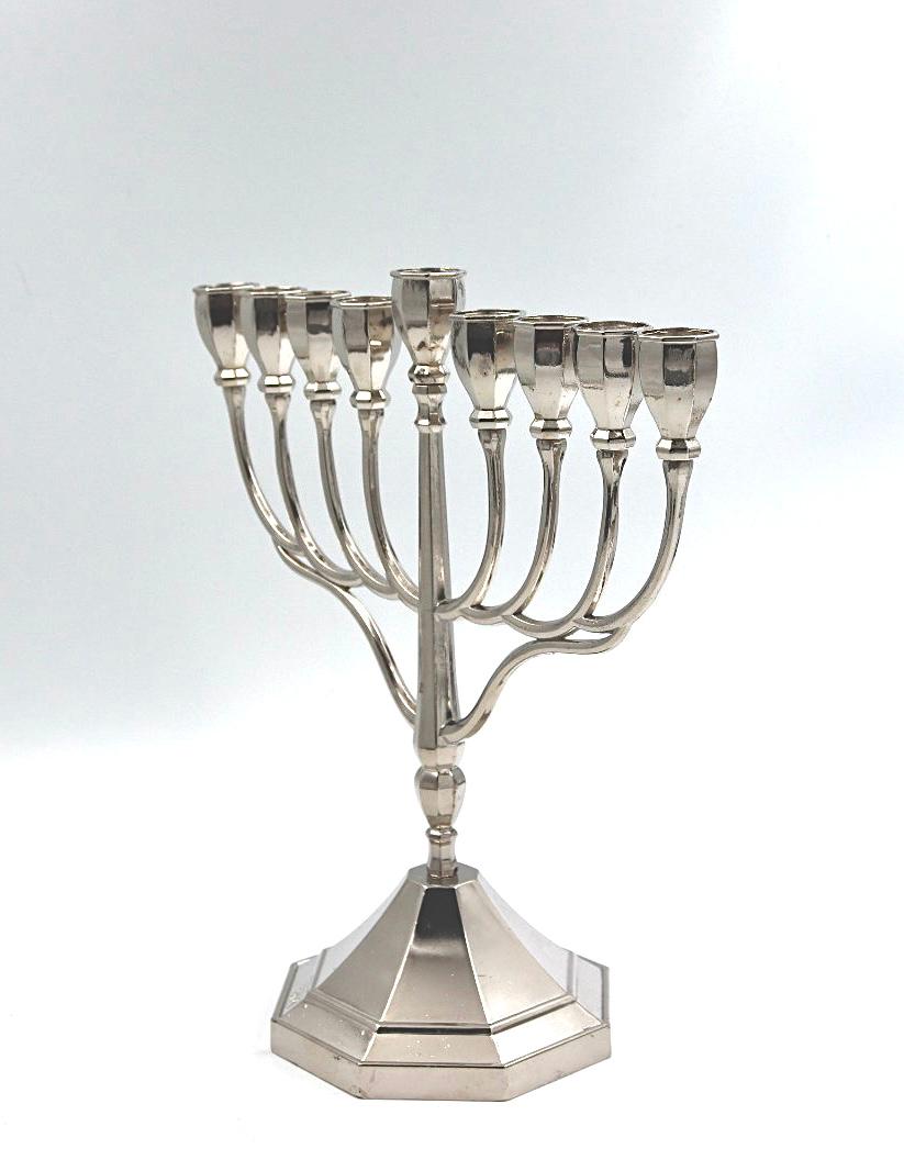 חנוכיה מוכספת