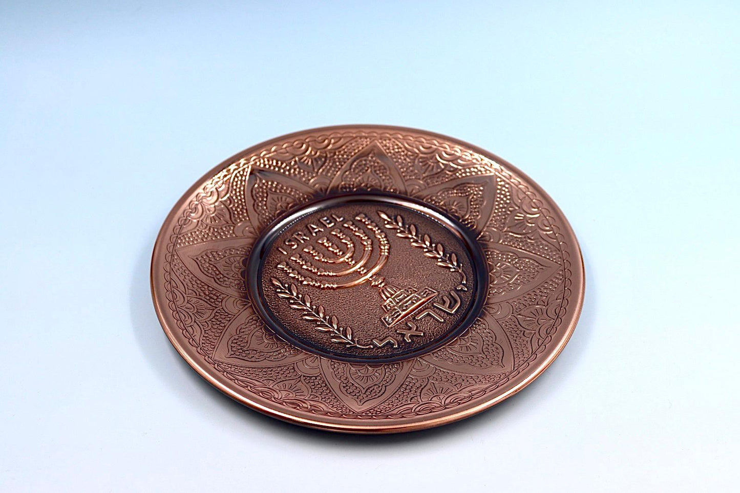 ריקוע נחשות ״המנורה״