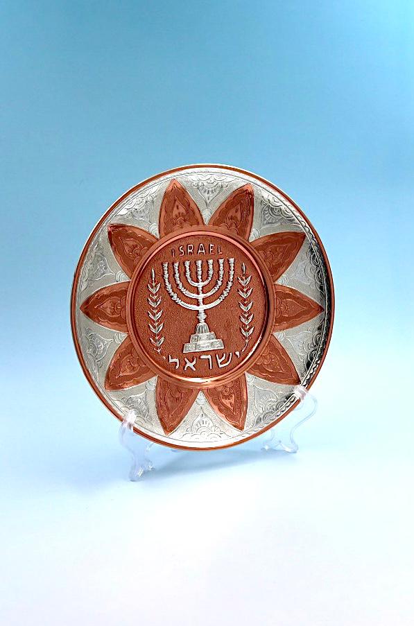 ריקוע נחושת ״המנורה״